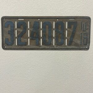 Antique Illinois 1918 License Plate